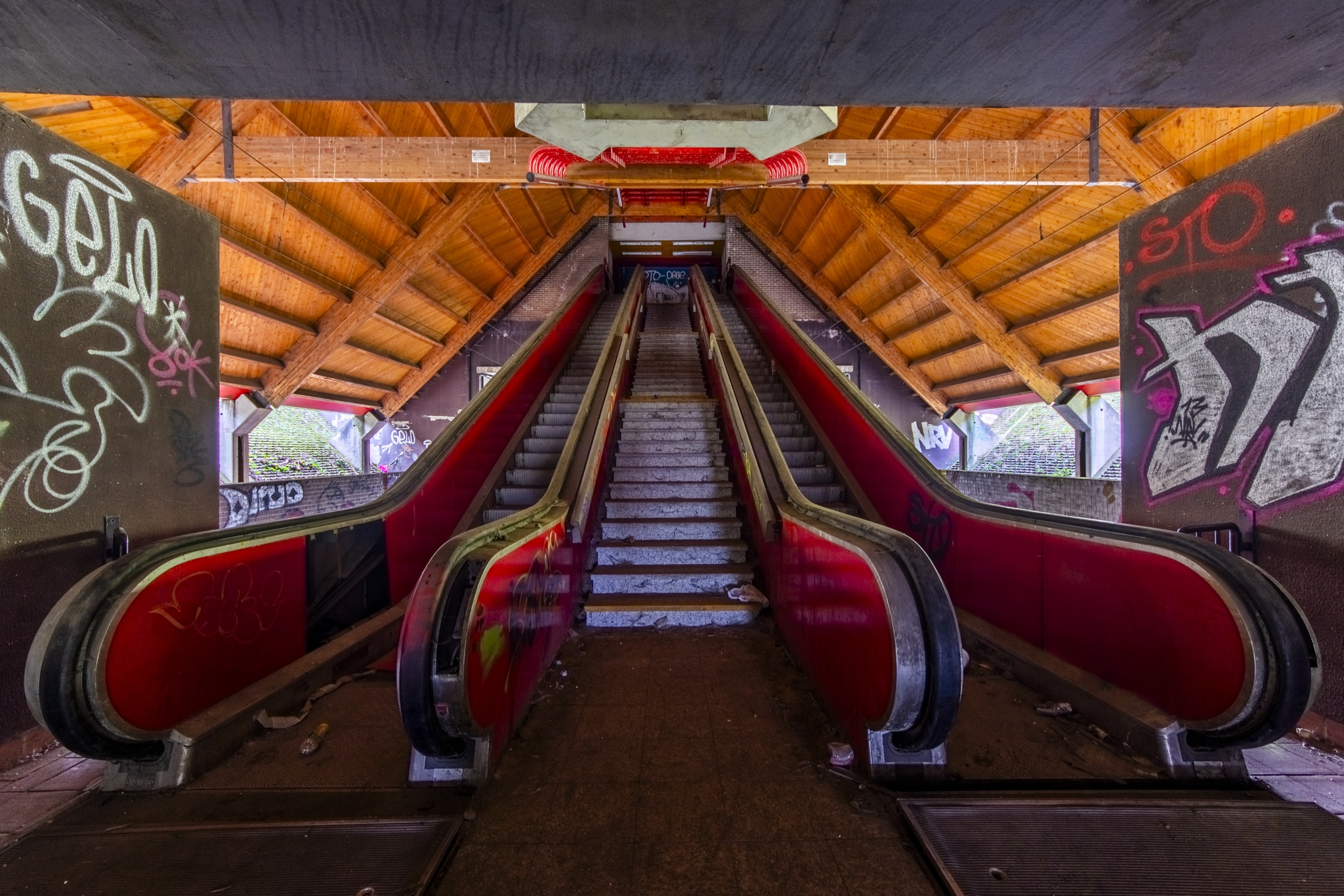 underground-metro-charleroi-08-HDR underground-metro-charleroi-08-HDR